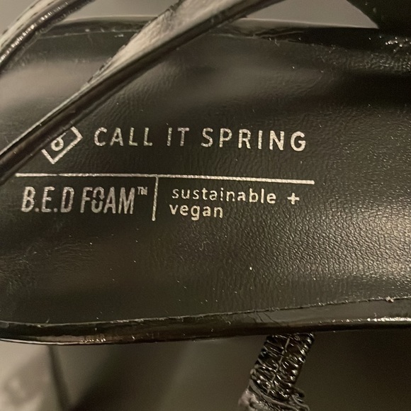 CALL IT SPRING Like new heels - Picture 7 of 11